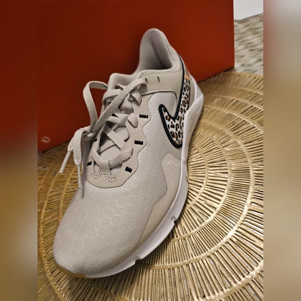 Nike Legend Essential Leopard Print Sneakers - Picture 2 of 9